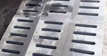 河北 芝麻灰石材沟盖板