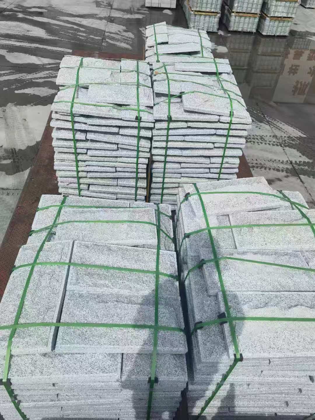 河北 芝麻白蘑菇石装车出货