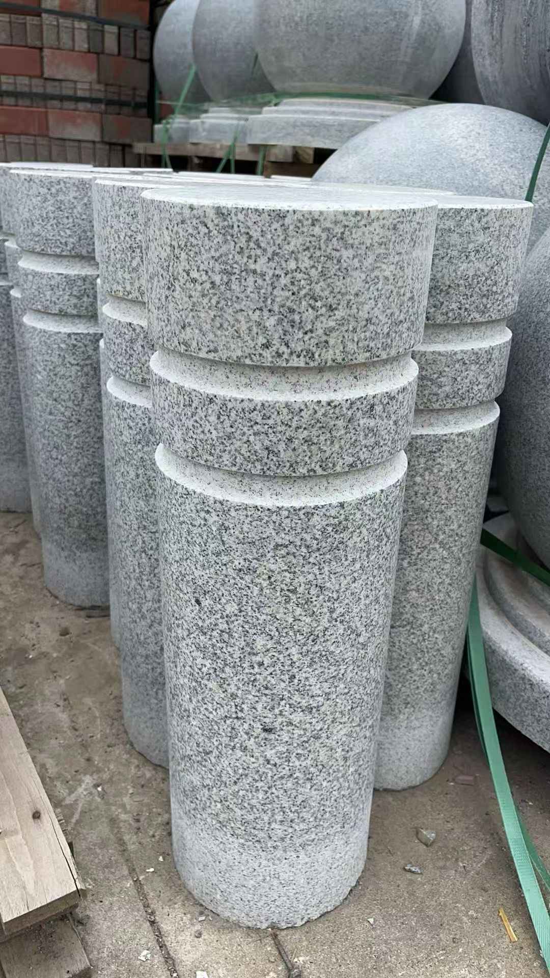 河北 芝麻白花岗岩挡车柱、隔离柱多少钱